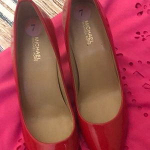 Micheal Kors pump heels